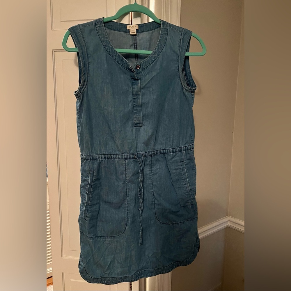 J. Crew denim dress size xxs. Fits a xxs to small.